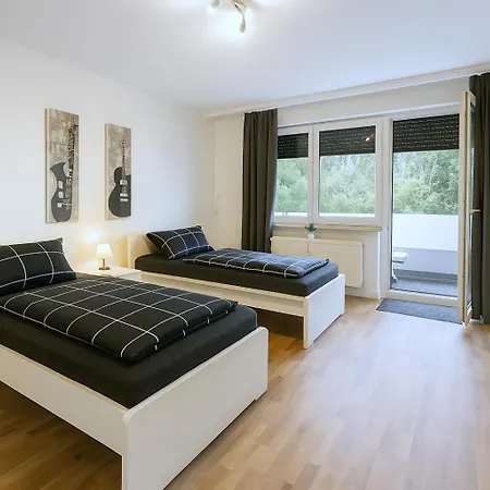 Vaz Vogelheim Fuer Monteure Und Fachkraefte, Tv, Wlan, Kueche, Balkon, Terrasse Apartman