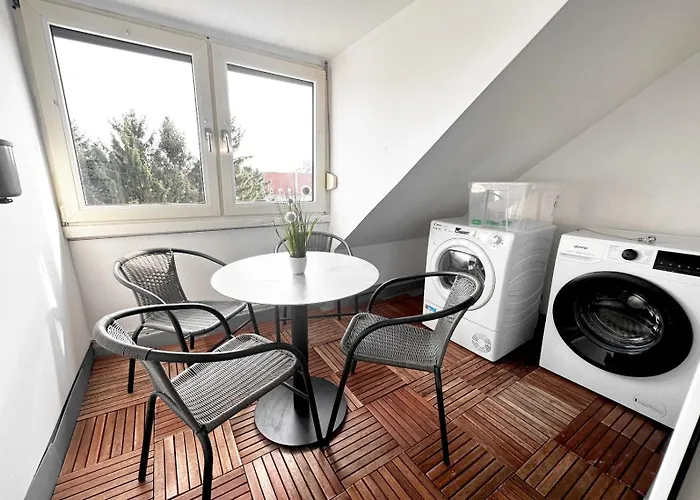 Vaz Vogelheim Monteur-base 3 Zim Mit Highspeed-wlan