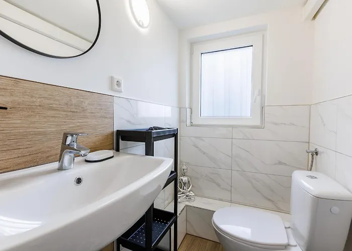 Vaz Vogelheim Monteur-base 3 Zim Mit Highspeed-wlan 에센